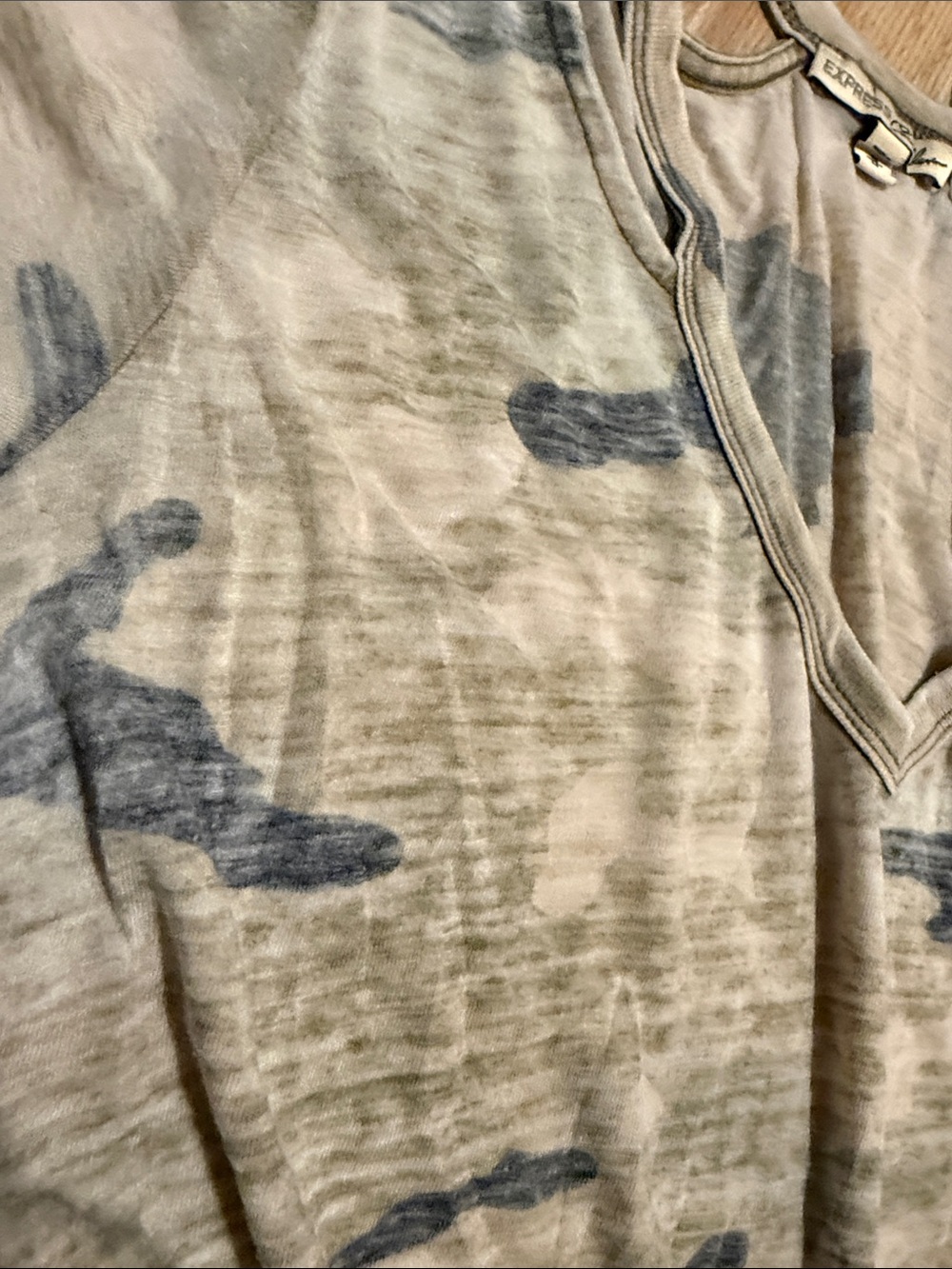 Express Women's Camouflage Cold-Shoulder V-Neck Tank Top in Green & Navy - Picture 3 of 6